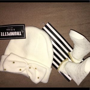 Baby girl hat & socks